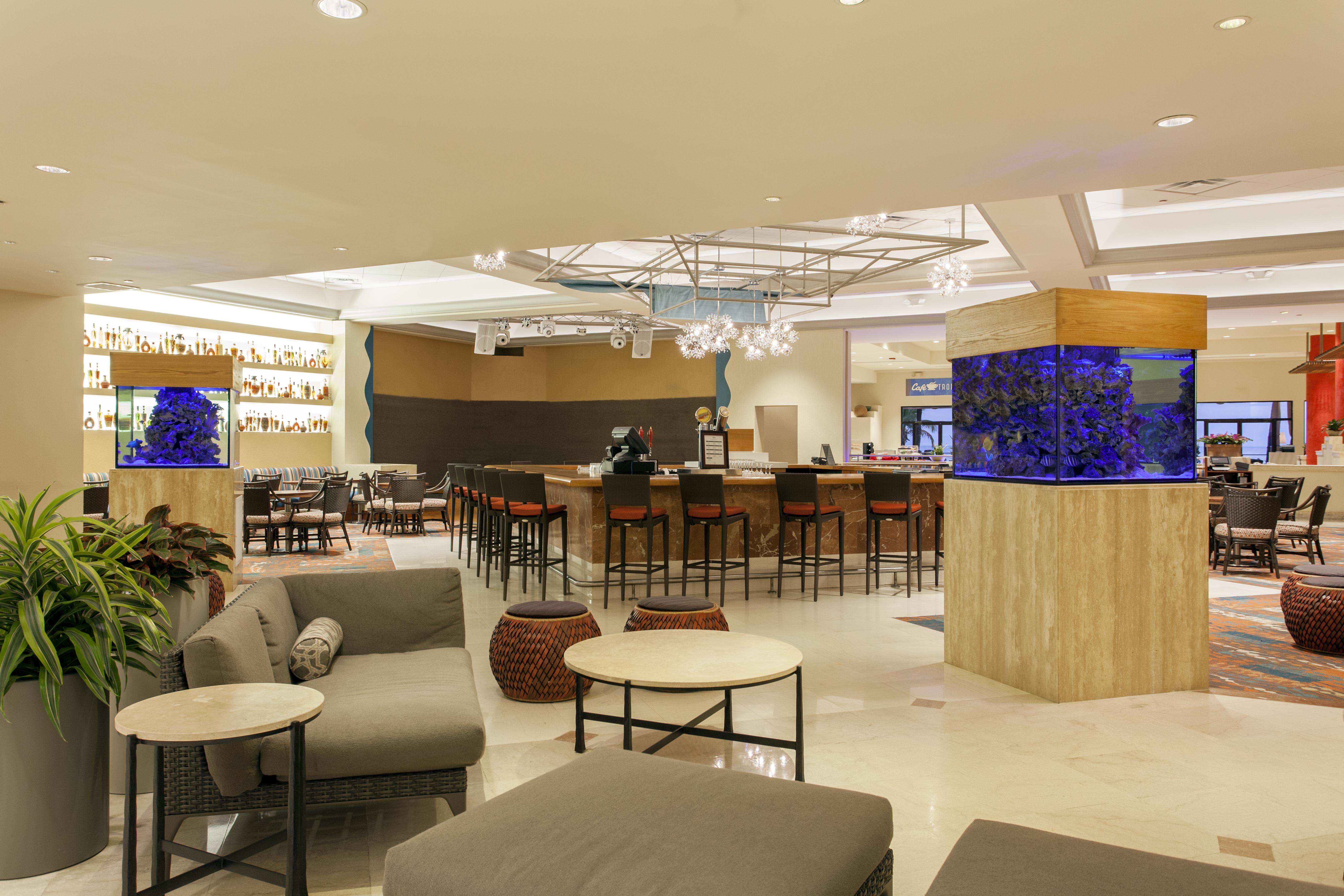 Courtyard by Marriott Isla Verde Beach Resort San Juan Exterior foto