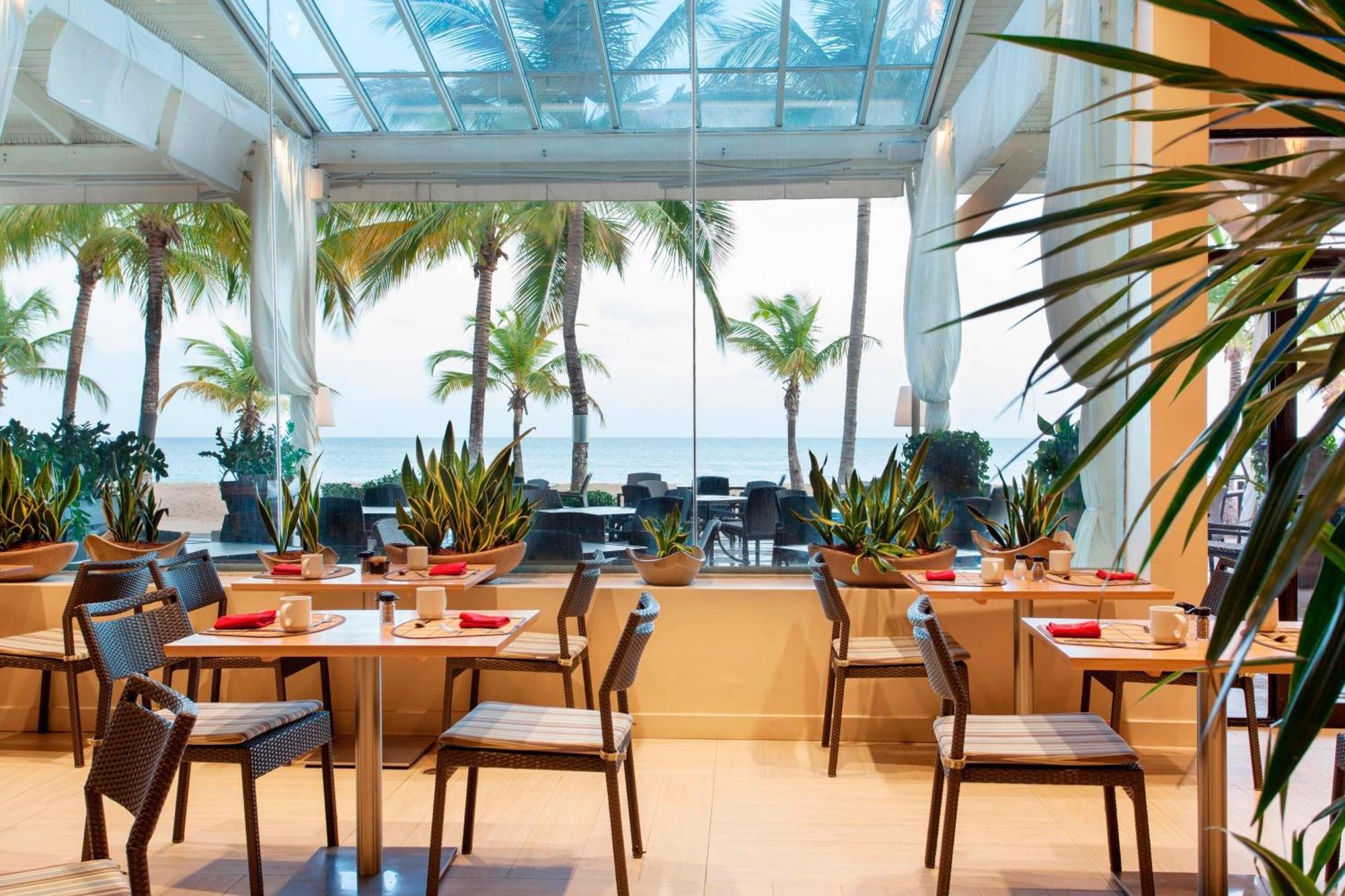 Courtyard by Marriott Isla Verde Beach Resort San Juan Exterior foto