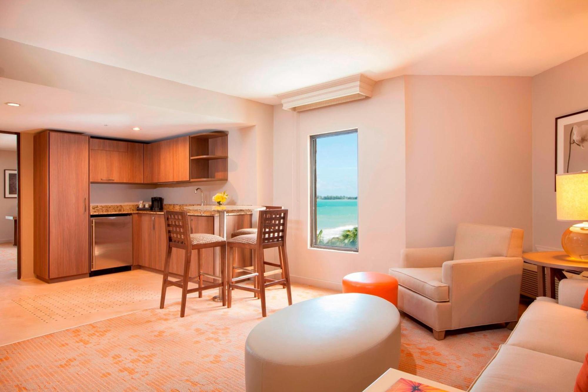 Courtyard by Marriott Isla Verde Beach Resort San Juan Exterior foto