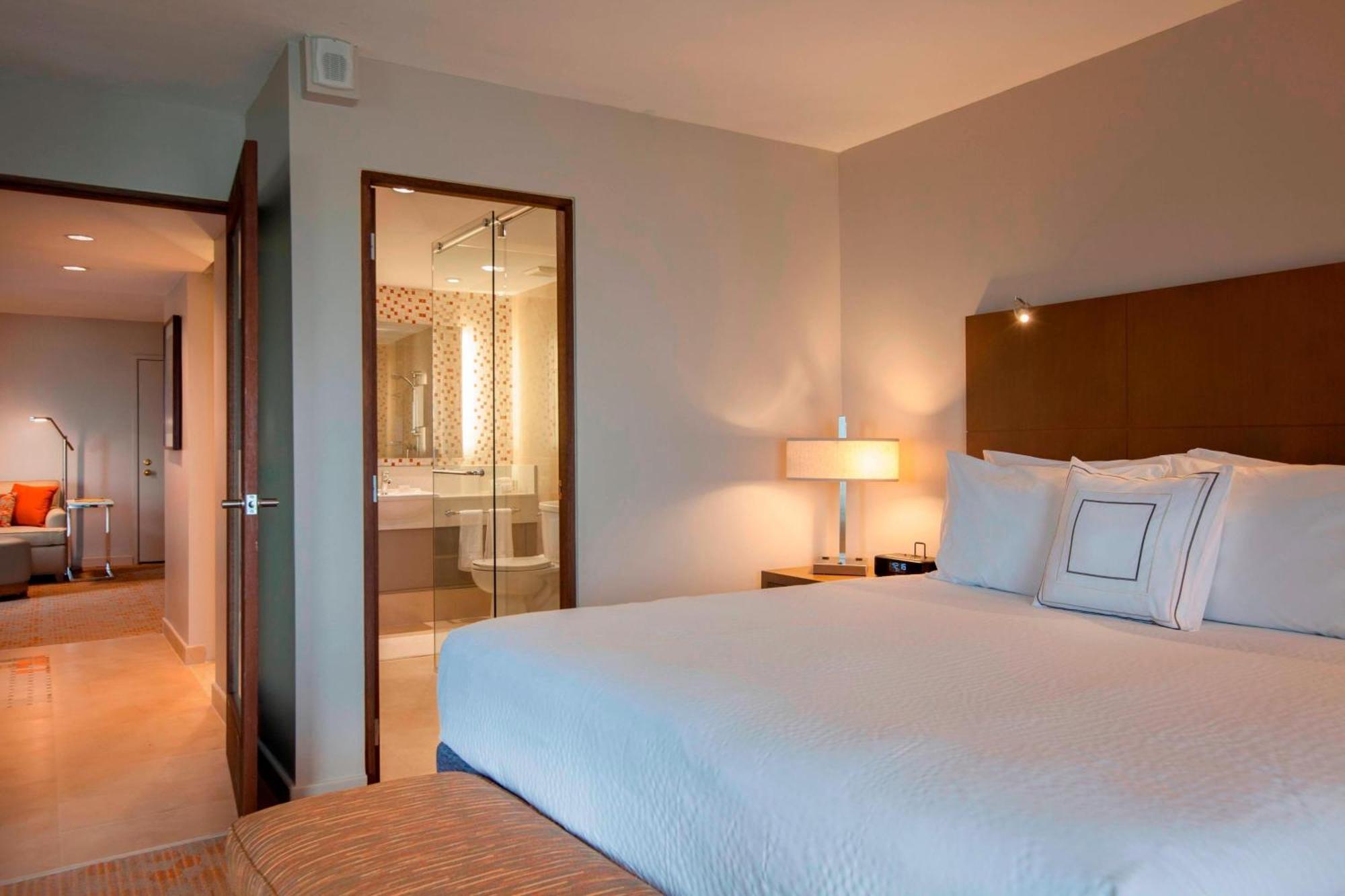 Courtyard by Marriott Isla Verde Beach Resort San Juan Exterior foto