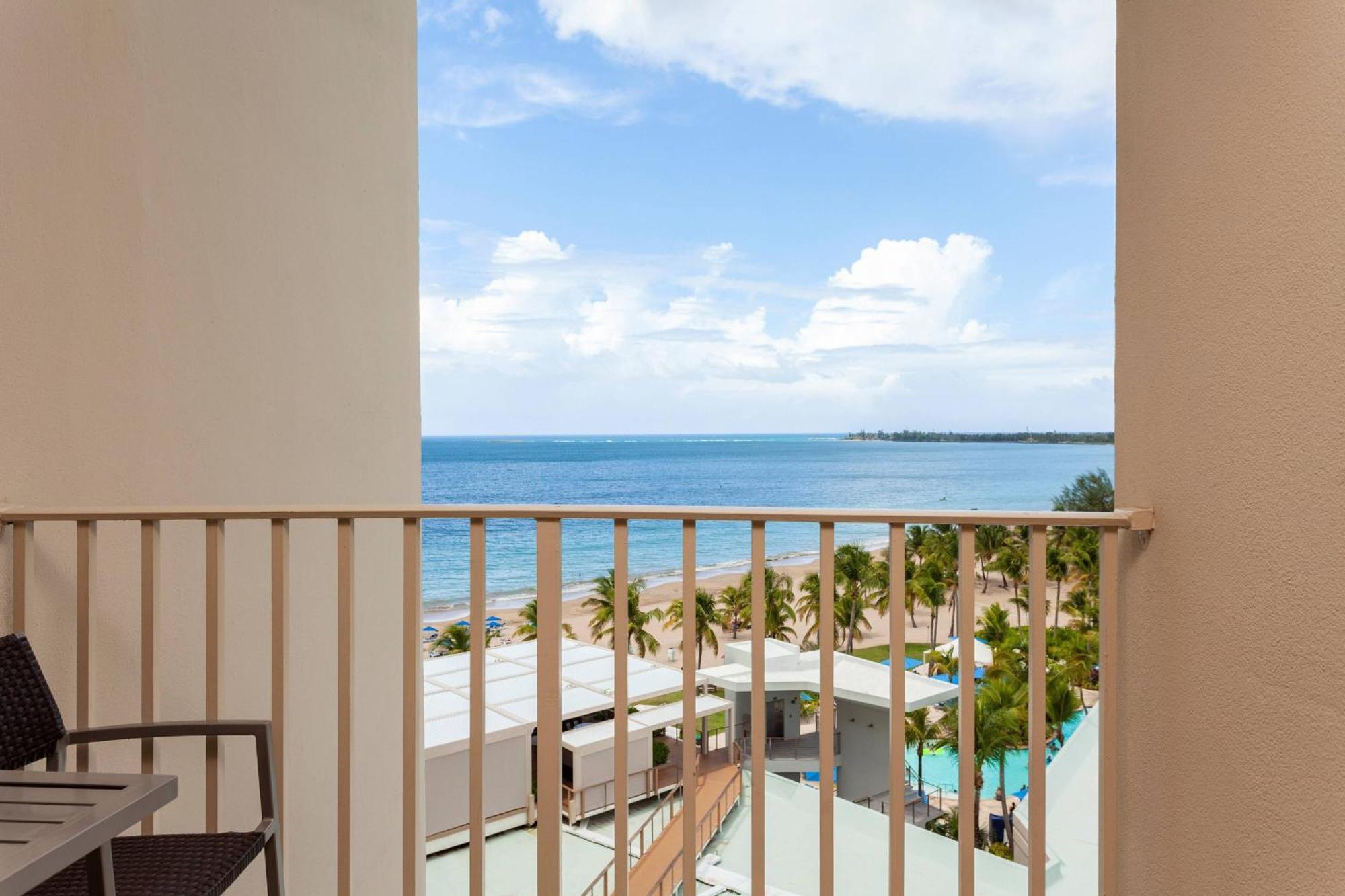 Courtyard by Marriott Isla Verde Beach Resort San Juan Exterior foto