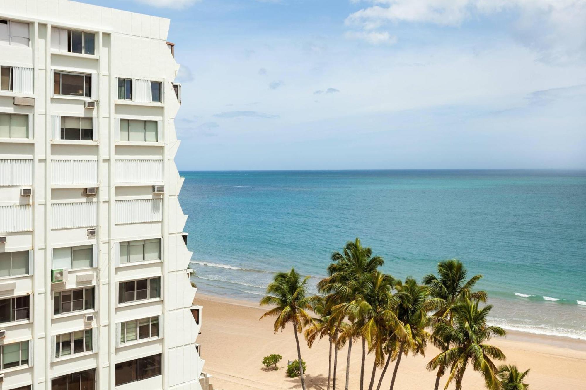 Courtyard by Marriott Isla Verde Beach Resort San Juan Exterior foto